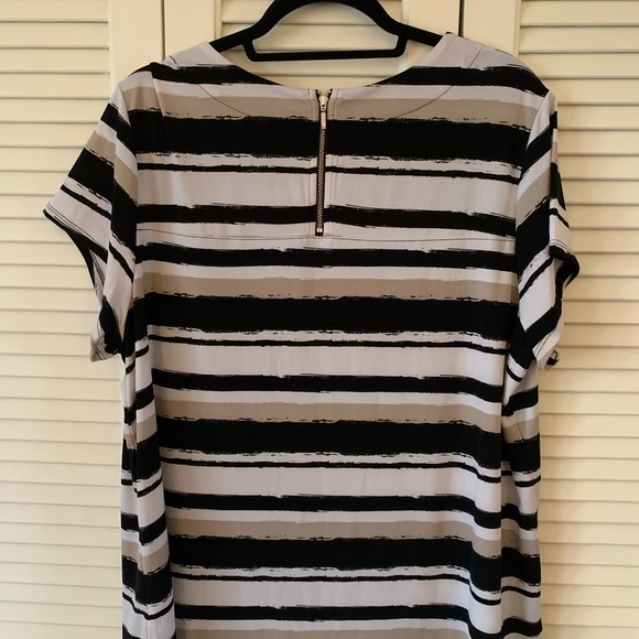 Silky shirt with mesh cut out - Picture 2 of 4